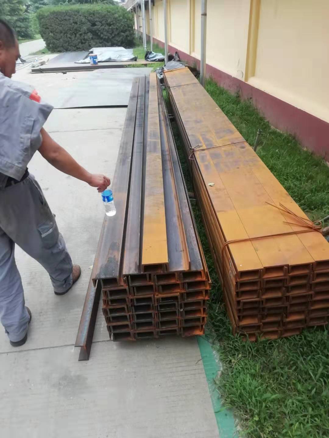 制藥廠污水處理設備現場安裝.jpg