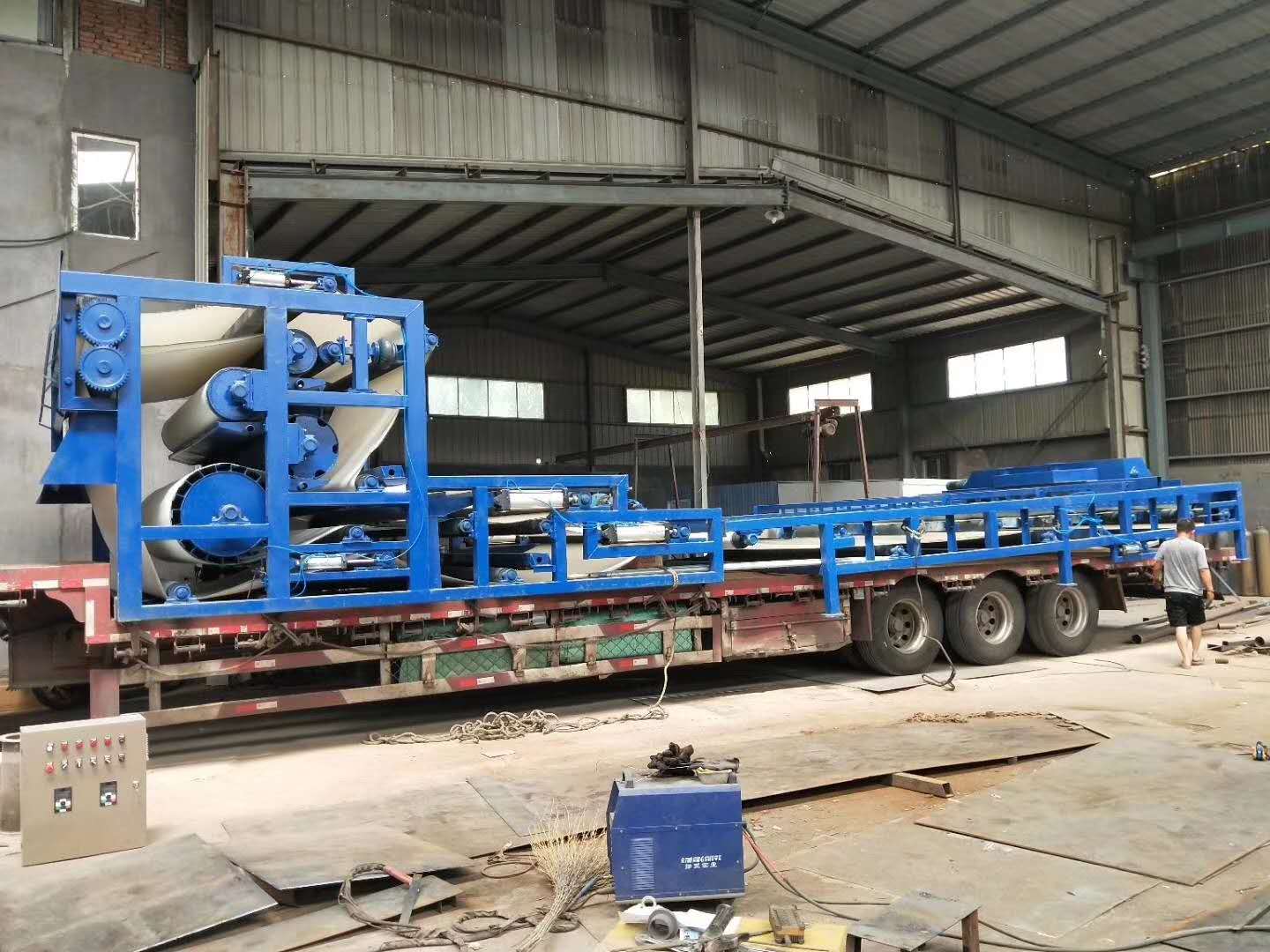帶式壓濾機.jpg